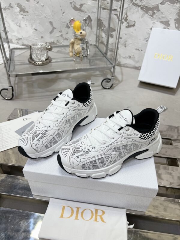 Dior women - Image 6