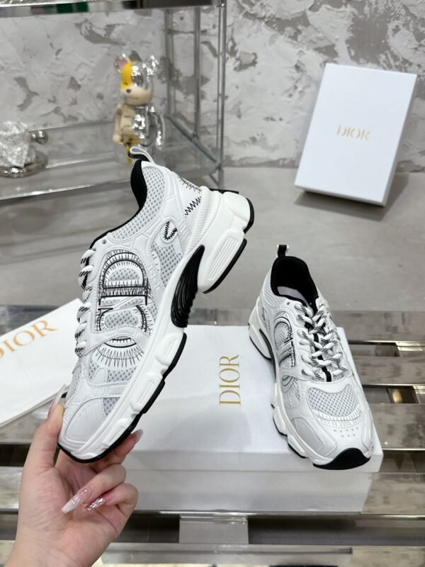 Dior women - Image 6