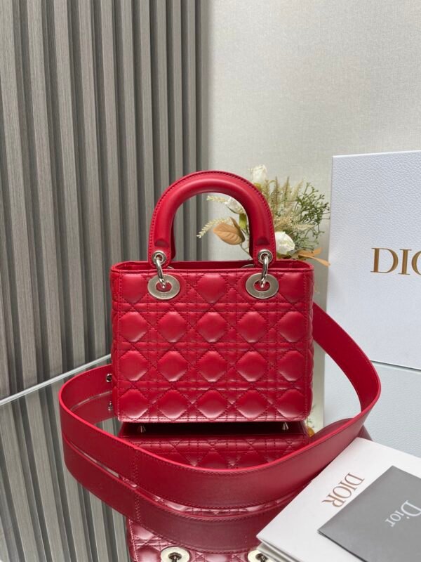 DIOR