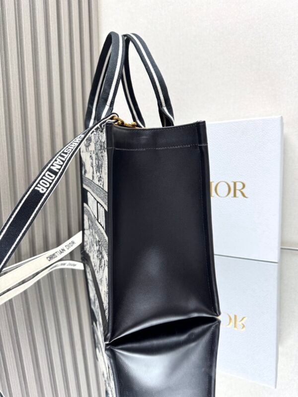DIOR - Image 6