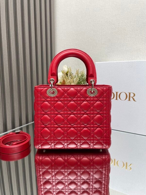 DIOR