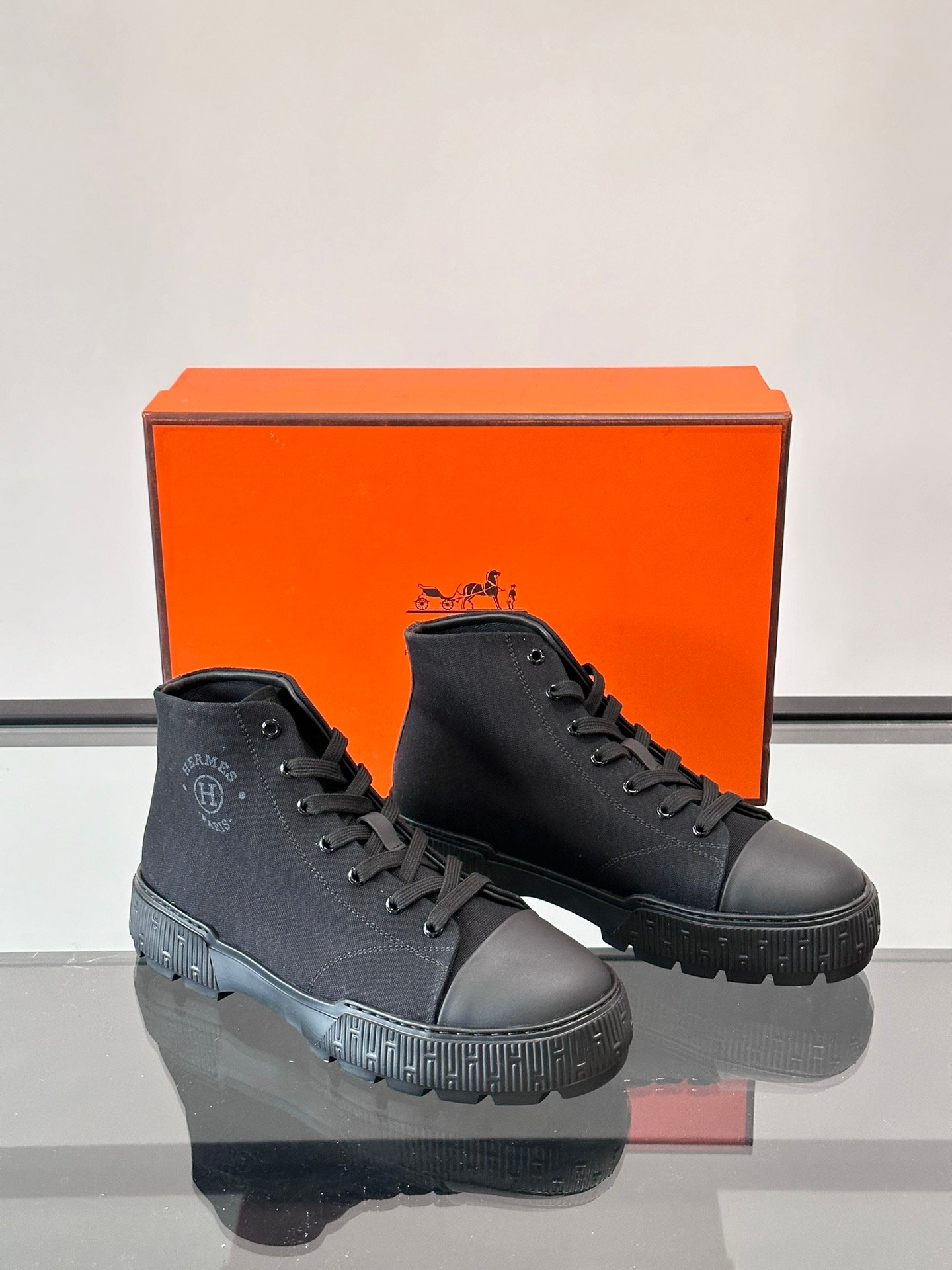 HERMES Man - Image 6