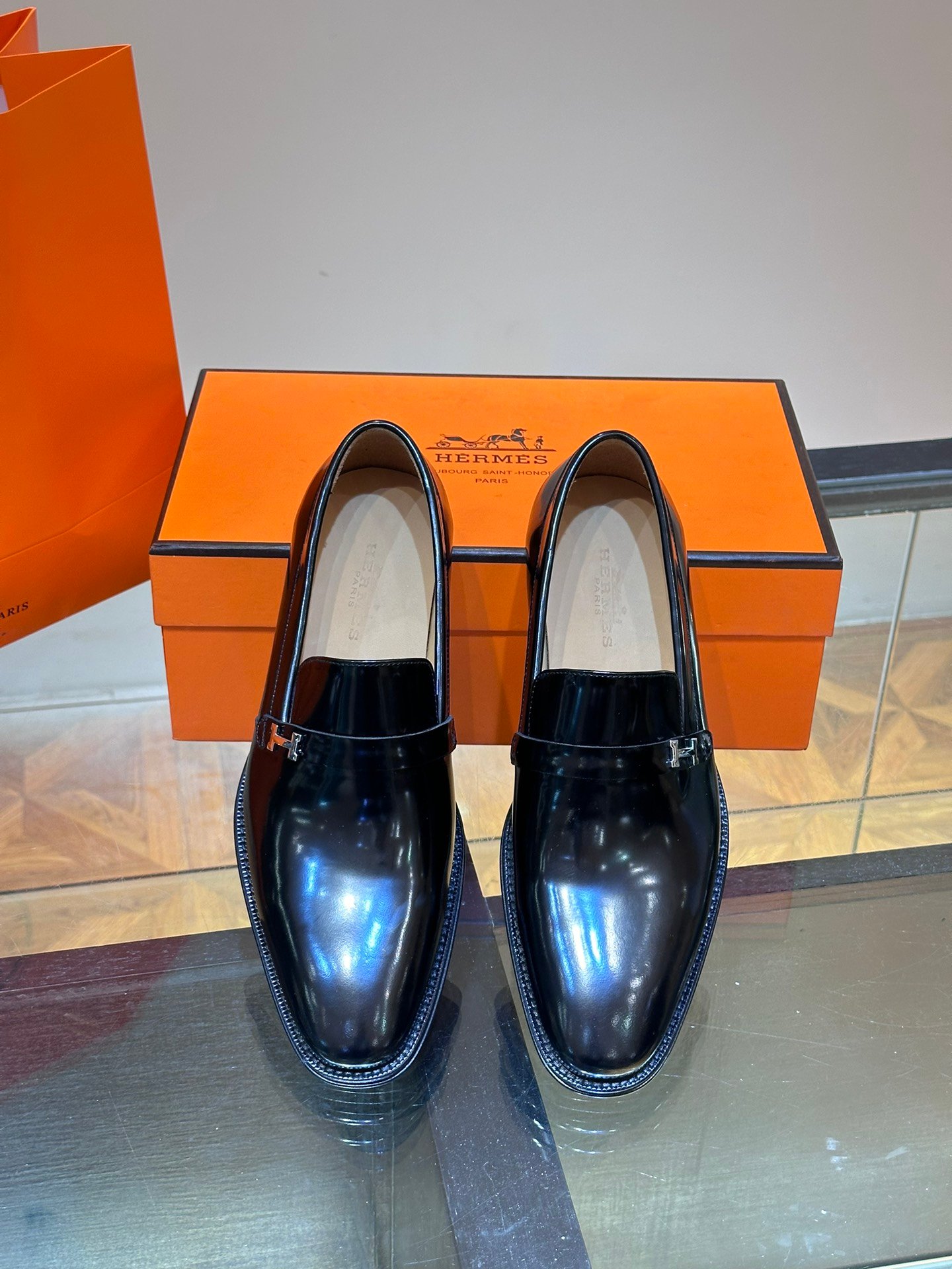 HERMES Man - Image 6