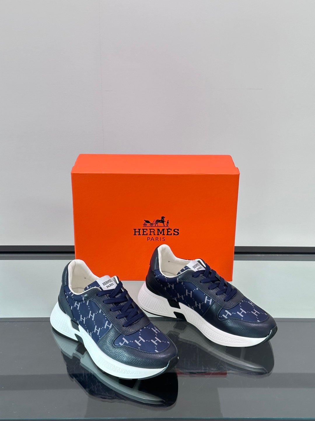 HERMES Man - Image 6