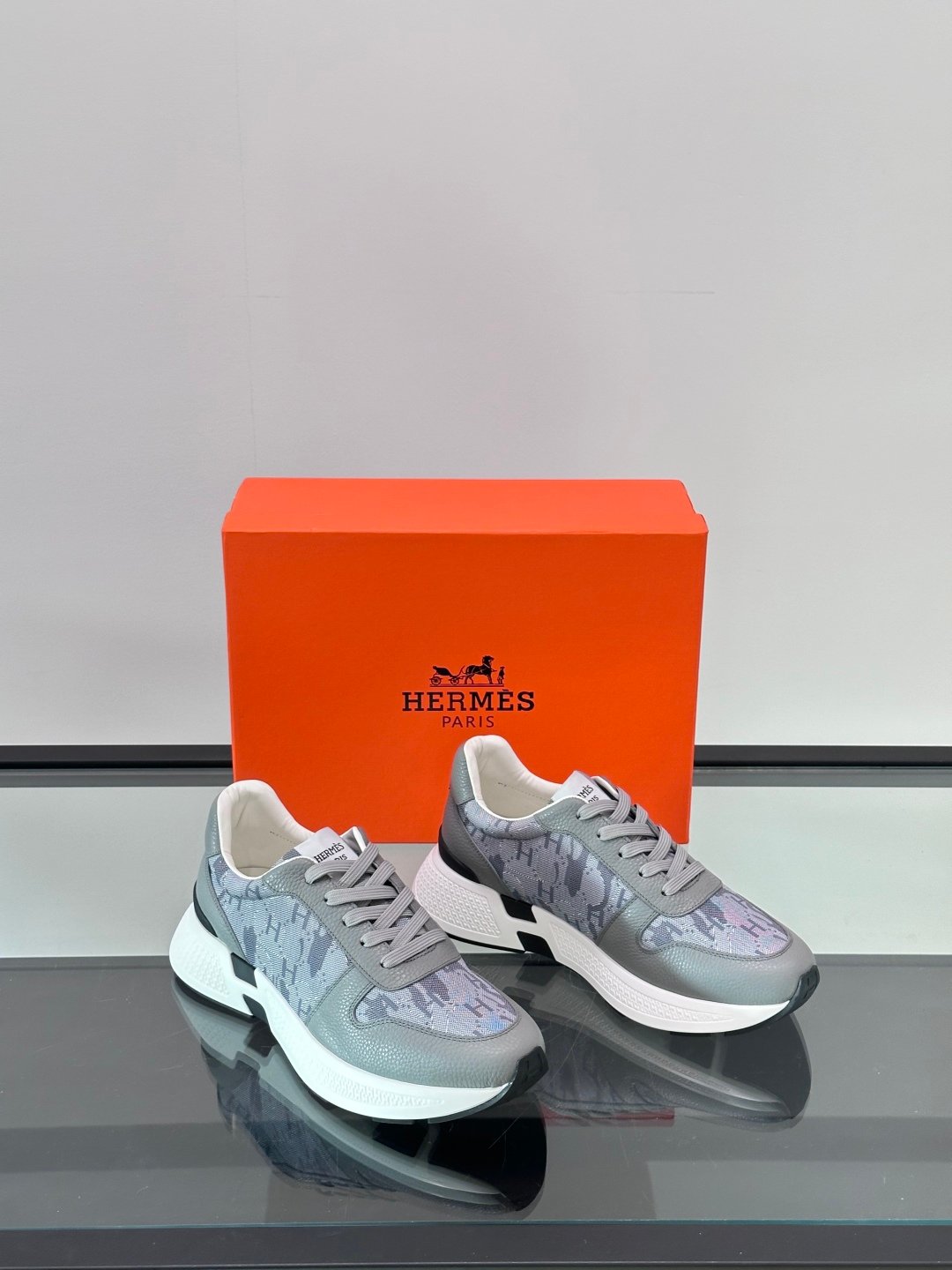 HERMES Man - Image 6