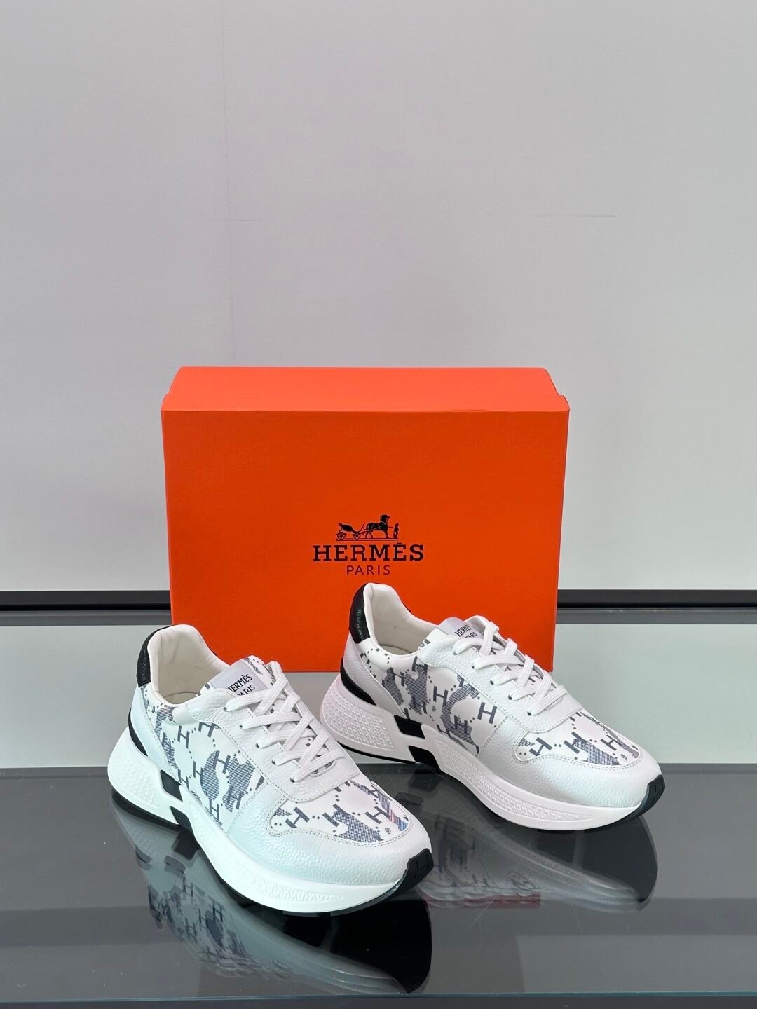 HERMES Man - Image 6