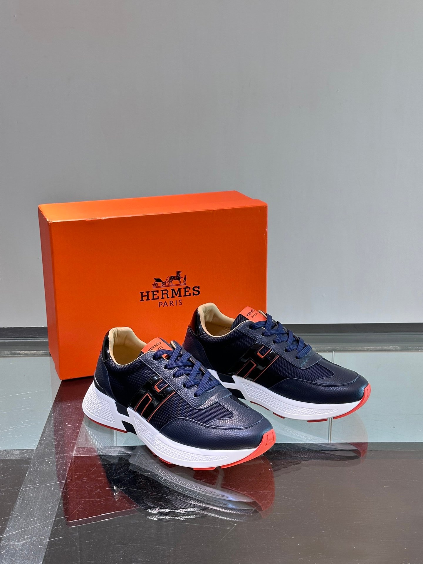 HERMES Man - Image 6