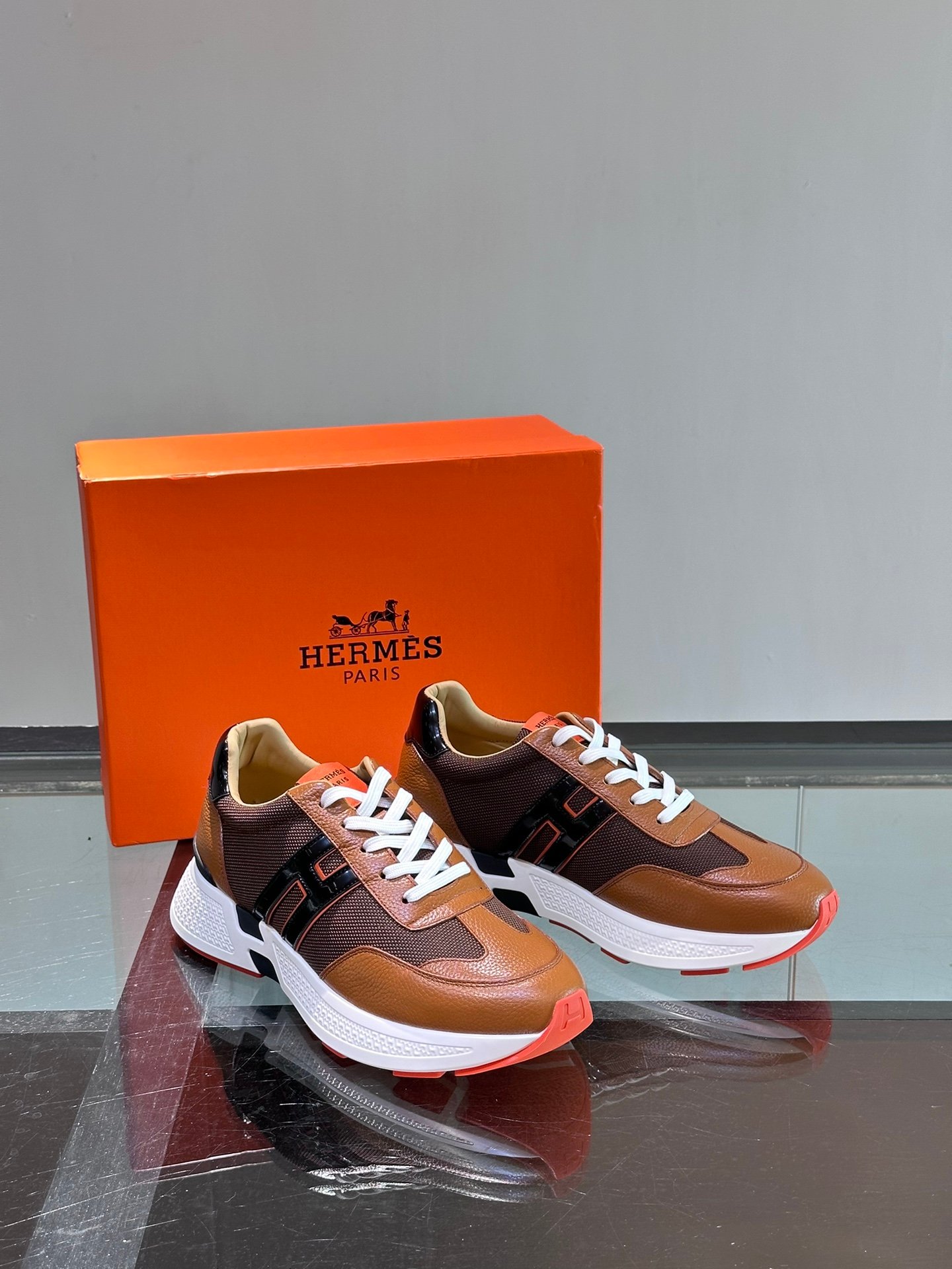 HERMES Man - Image 6