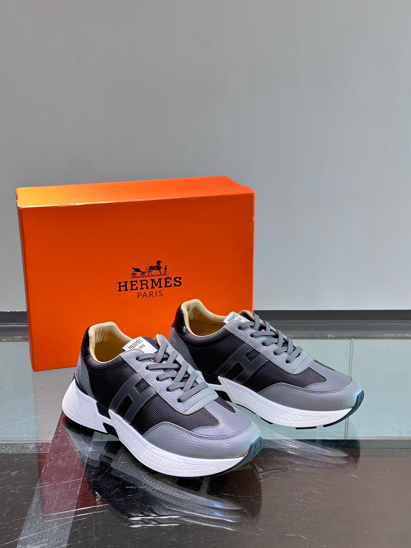 HERMES Man - Image 6