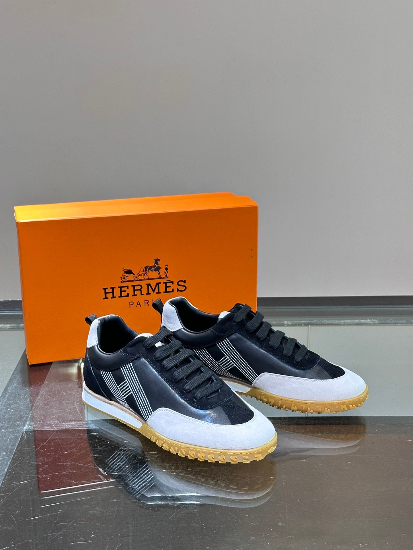 HERMES Man - Image 6