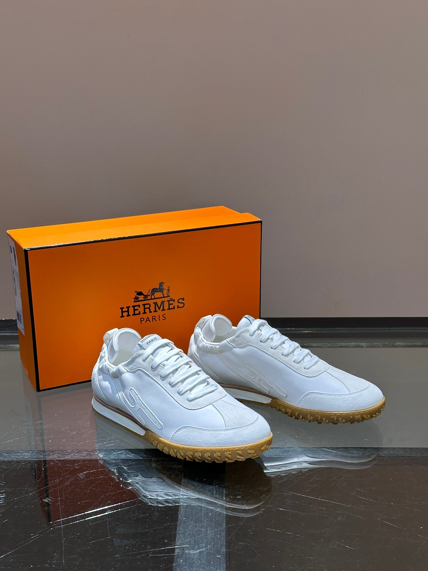 HERMES Man - Image 6