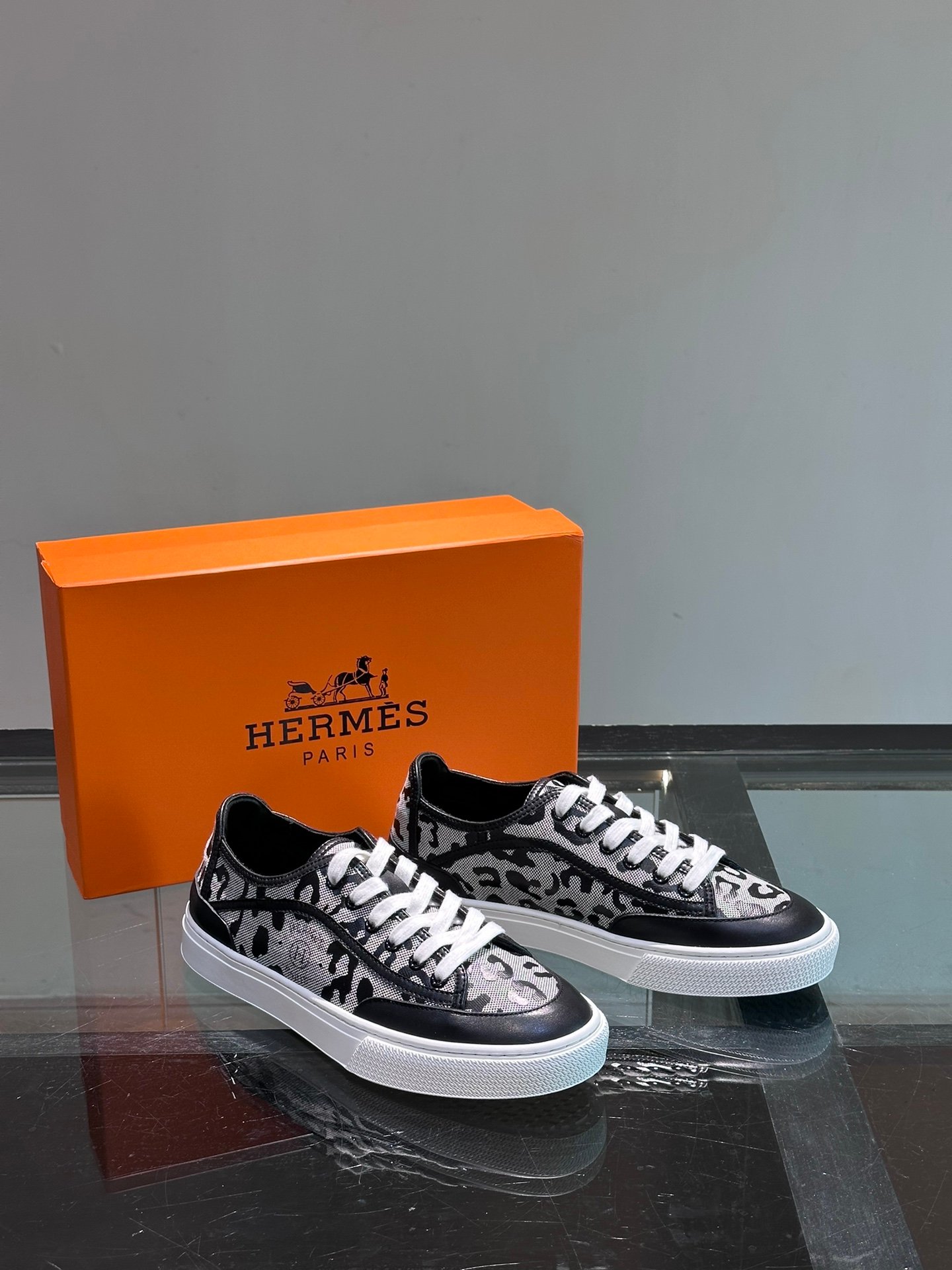 HERMES Man - Image 6