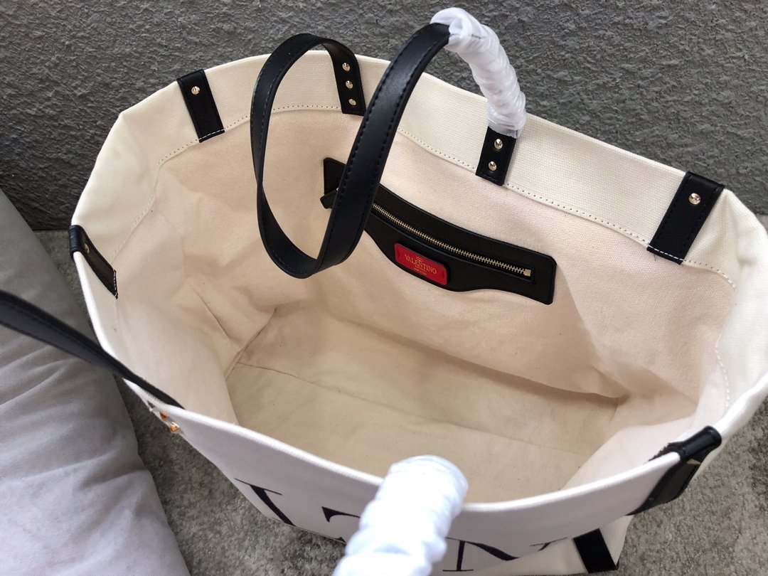 Valentino Bag - Image 4