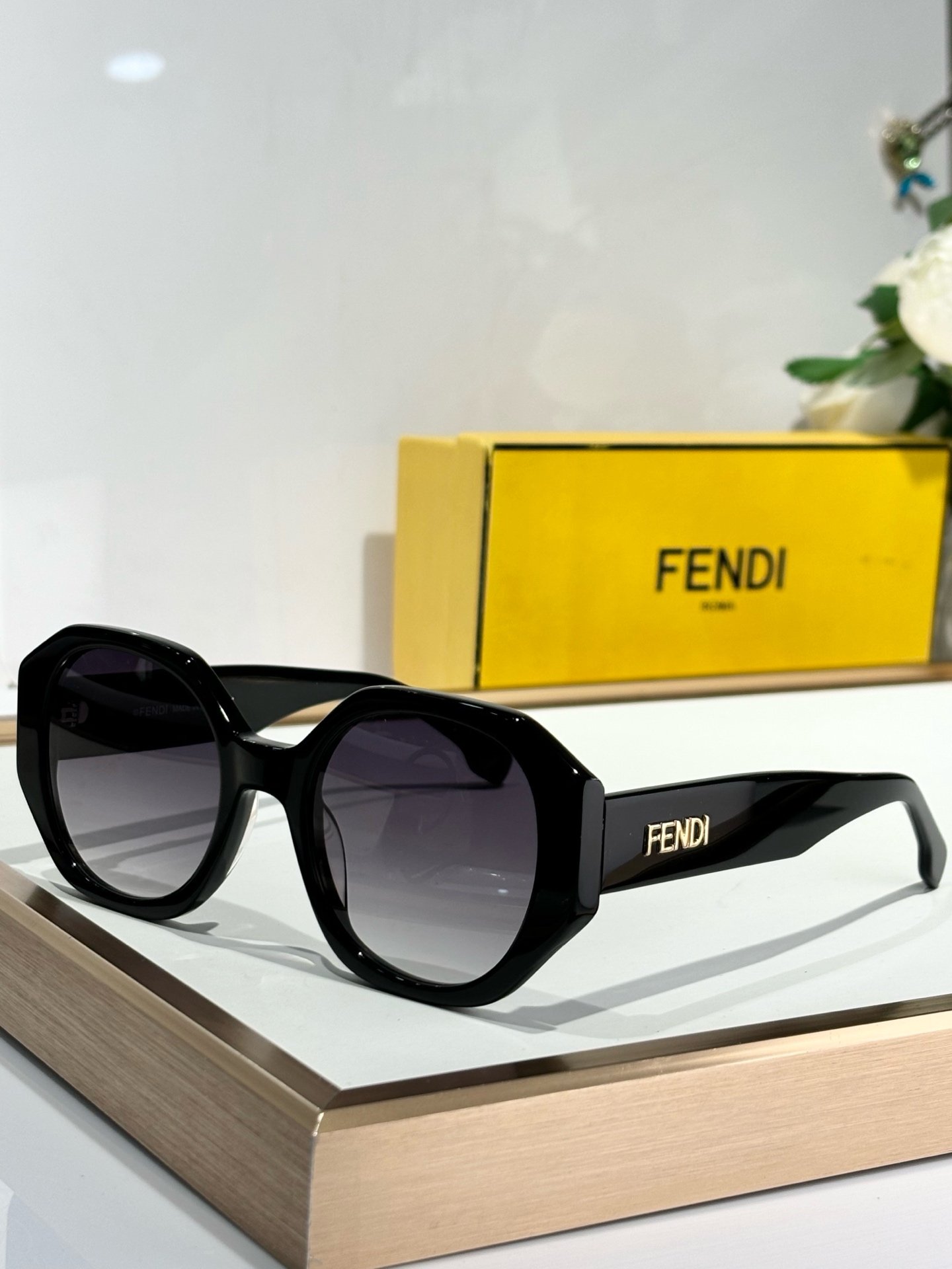 FENDI - Image 7