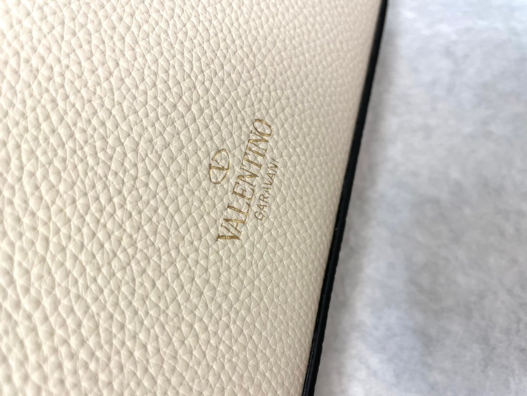 Valentino Bag - Image 7