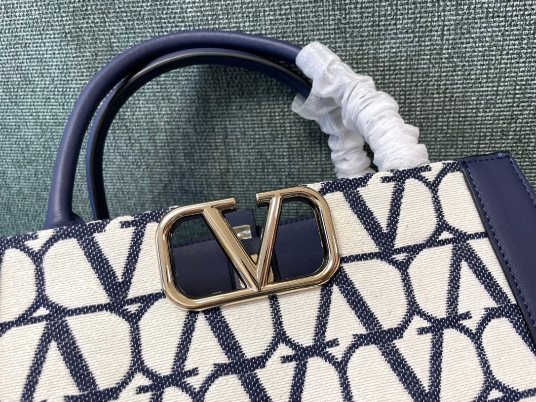 Valentino Bag - Image 3