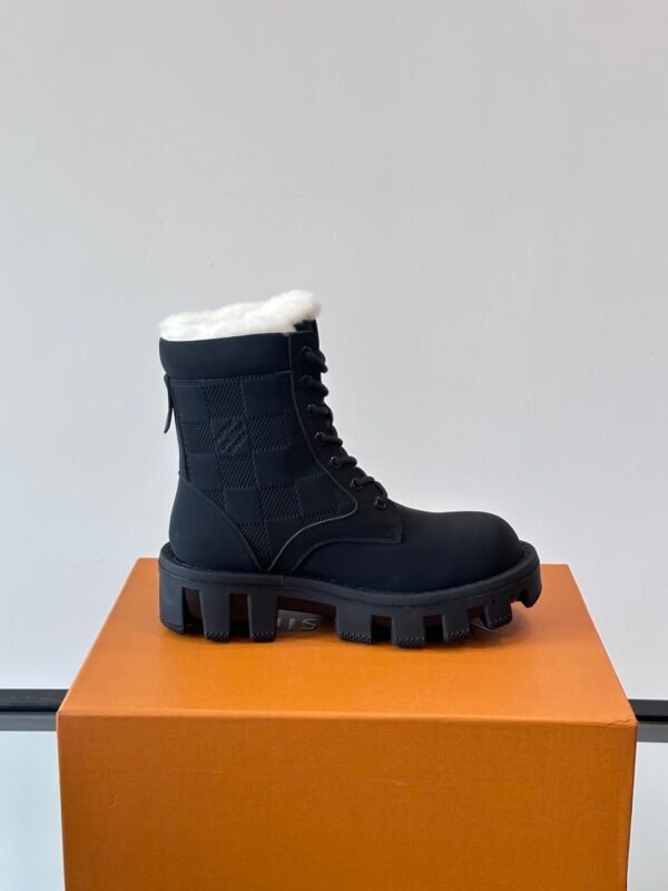 LV MAN - Image 7