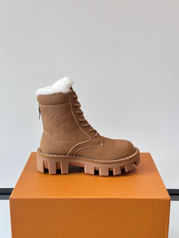 LV MAN - Image 7