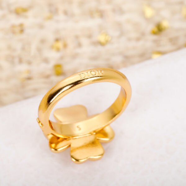 Dior - Image 7