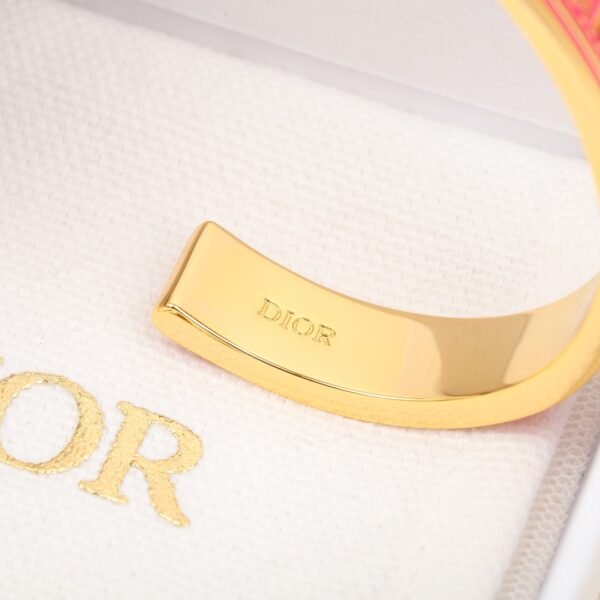 Dior - Image 7