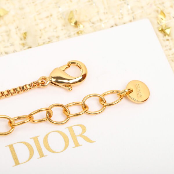 Dior - Image 7