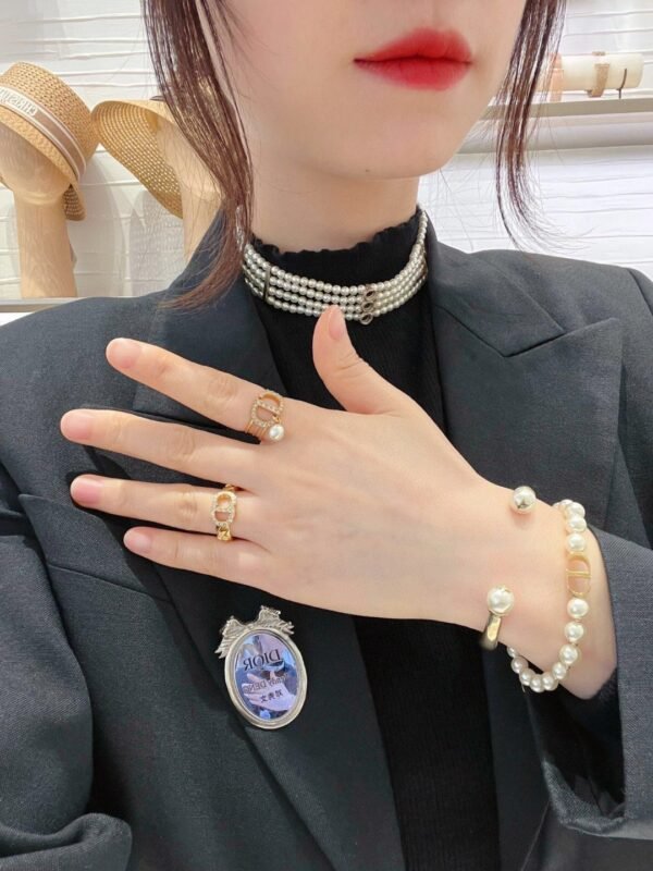 Dior - Image 7