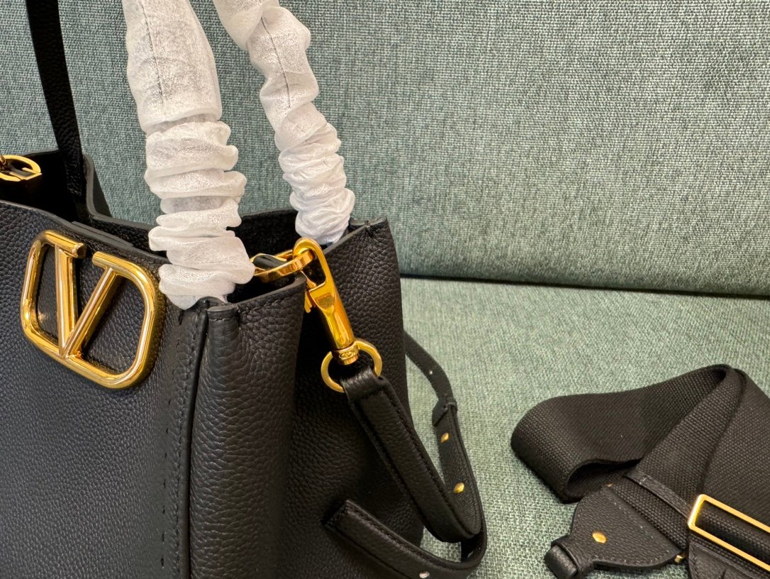 Valentino Bag - Image 7