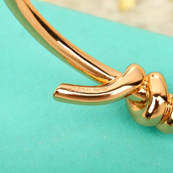 TIFFANY - Image 7