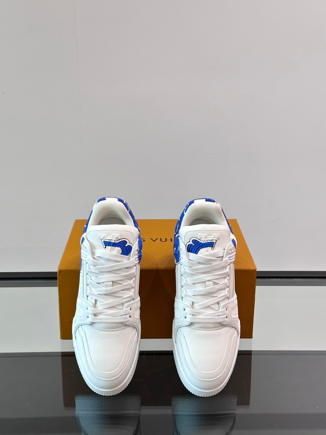 LV MAN - Image 7