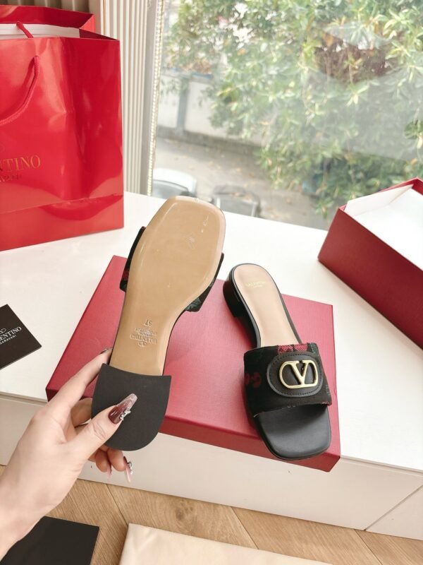 Valentino women - Image 2