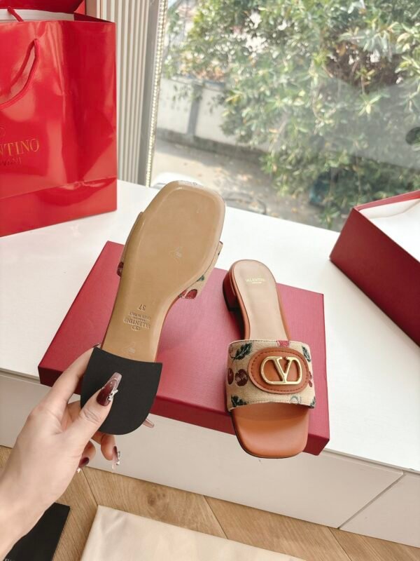 Valentino women - Image 2