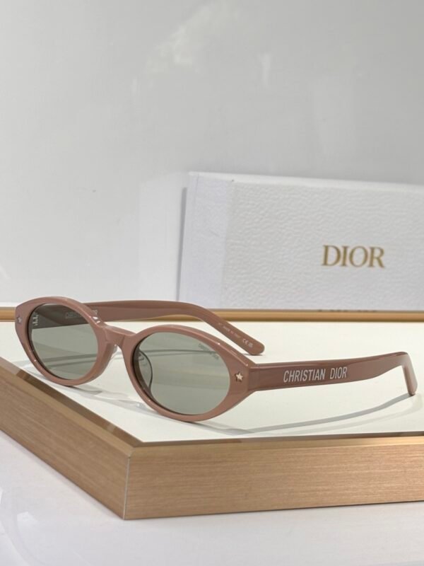 Dior - Image 7