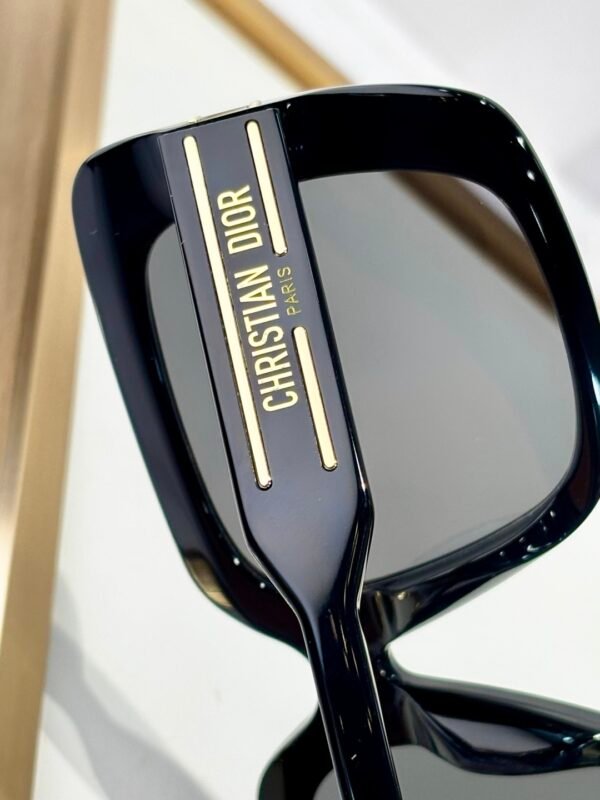 Dior - Image 7