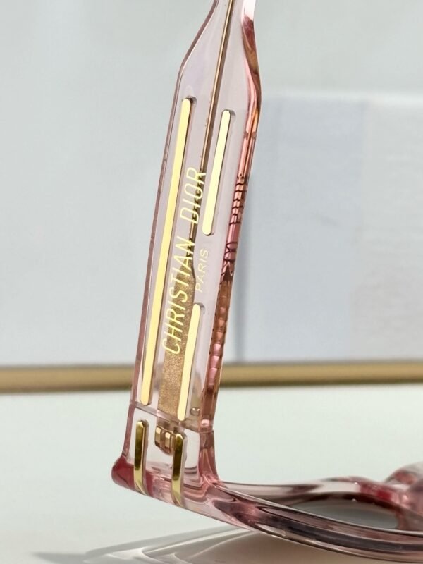 Dior - Image 4