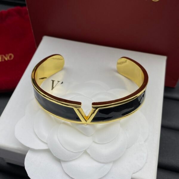 VELENTINO - Image 5