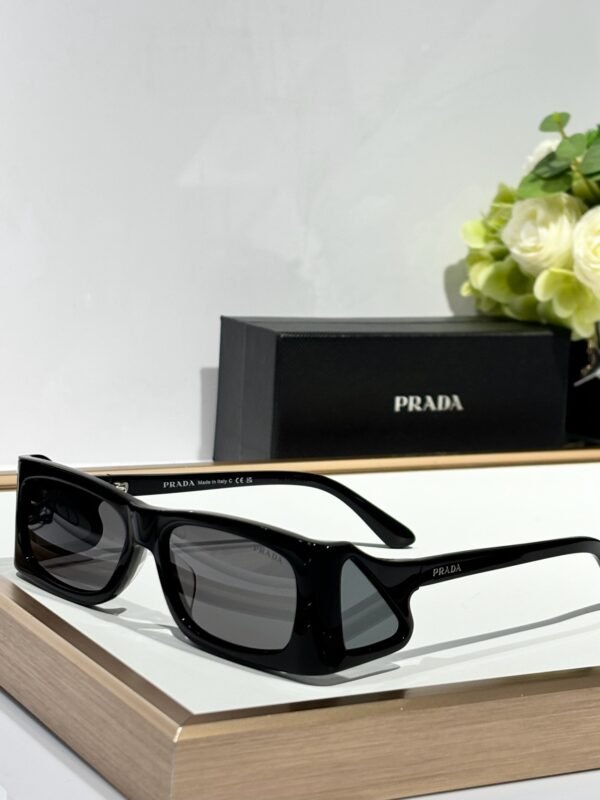 PRADA - Image 7