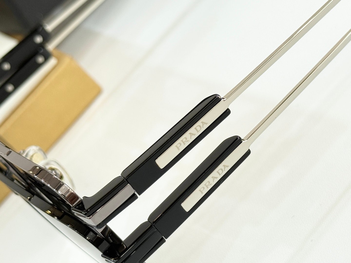 PRADA - Image 7