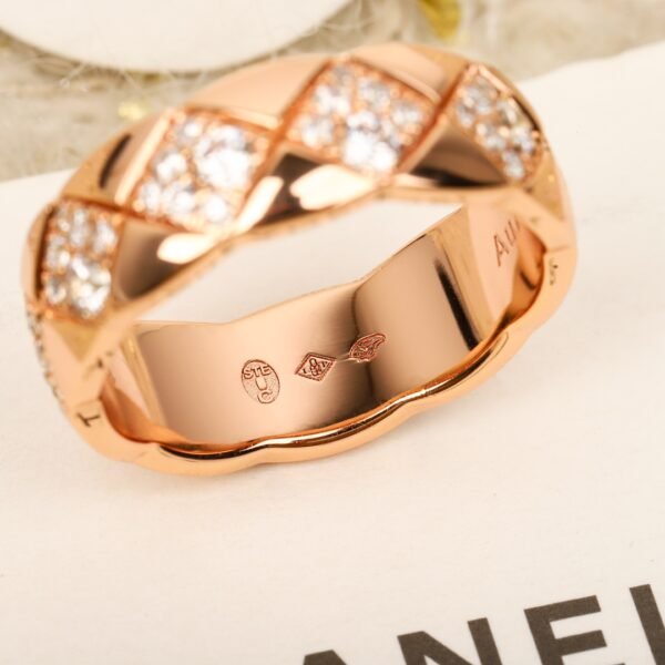 Chanel - Image 7