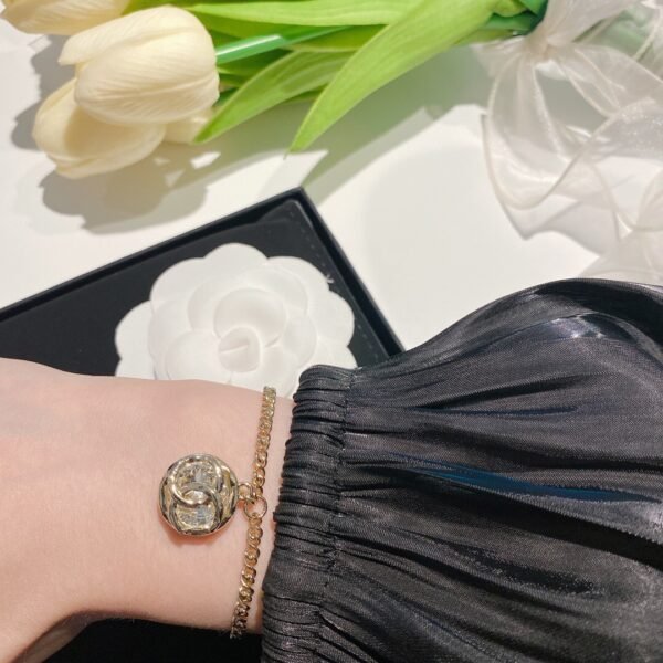 Chanel - Image 7