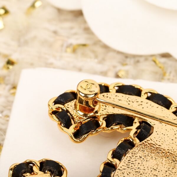 Chanel - Image 7