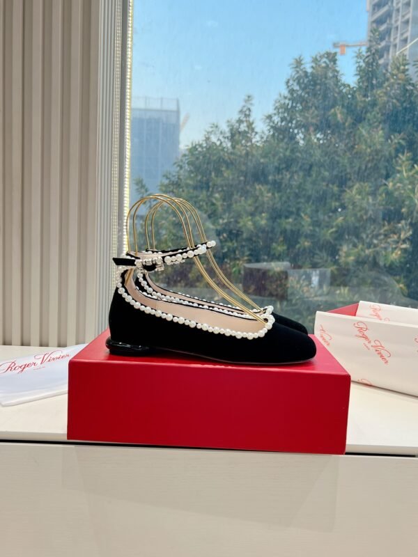 Roger Vivier - Image 7