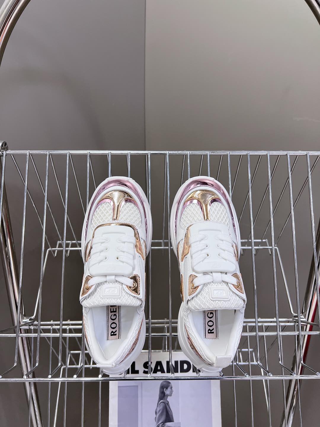 Roger Vivier - Image 4