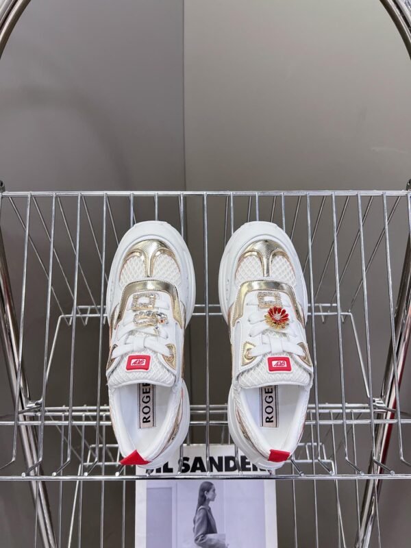 Roger Vivier - Image 3