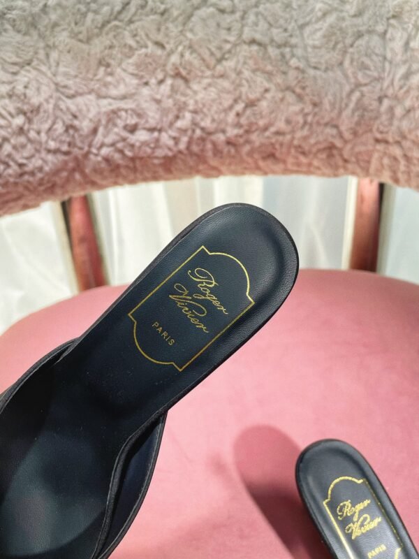 Roger Vivier - Image 7