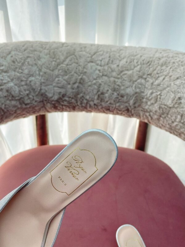 Roger Vivier - Image 3