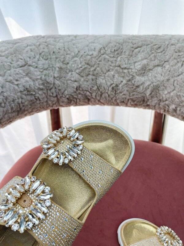 Roger Vivier - Image 3