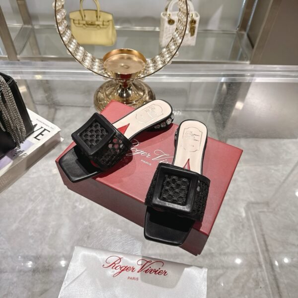 Roger Vivier - Image 7