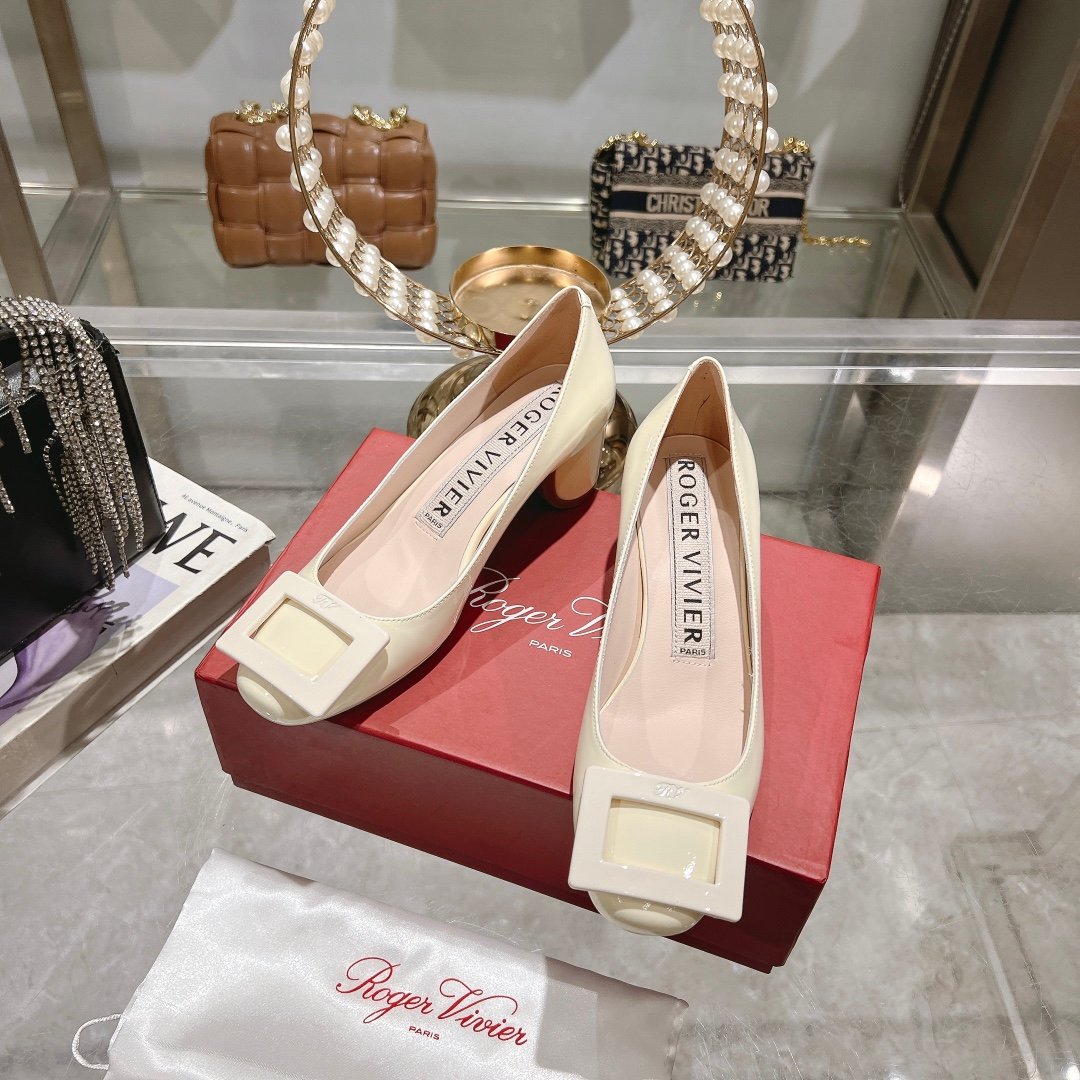 Roger Vivier - Image 7