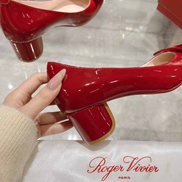 Roger Vivier - Image 3