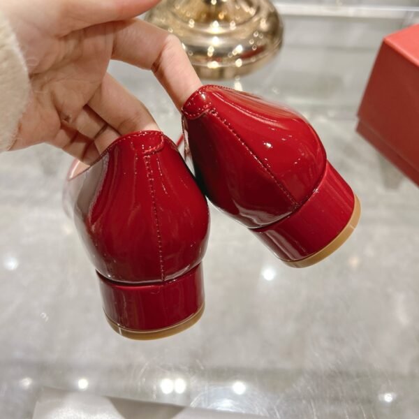 Roger Vivier - Image 3